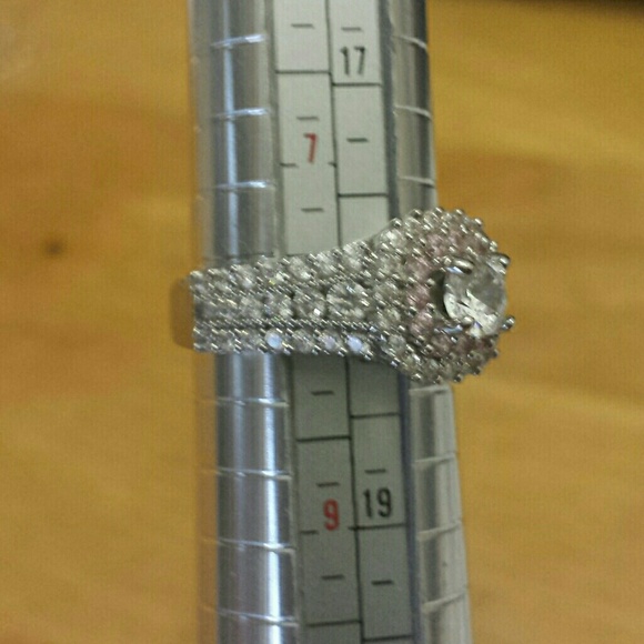 🌸 Closeout! white sapphire ring - Picture 6 of 11